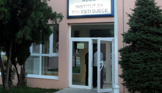 Dvogodišnji dječak preminuo od gripa, drugom se bore za život