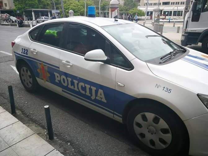 Sedam saobraćajki za dan, tri osobe povrijeđene