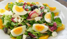 Salata s piletinom i jajima - savršen ljetni obrok