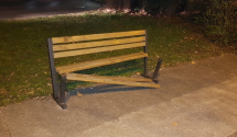 Podgorica: Gradski mobilijar i spomenici na meti vandala