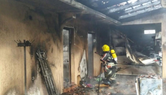 Požar na stambenom objektu gasilo devet podgoričkih vatrogasaca