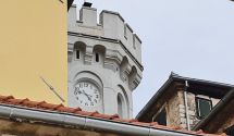 Sat na gradskoj Tori u Novom malo radi - malo ne radi