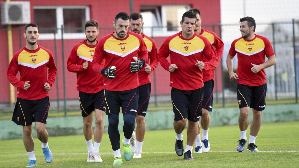 "Pokušaćemo da pobijedimo u oba meča, da vratimo publiku na stadion"