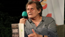 Gost tribine ''O piscima i gradovima'' književnik Jovica Aćin