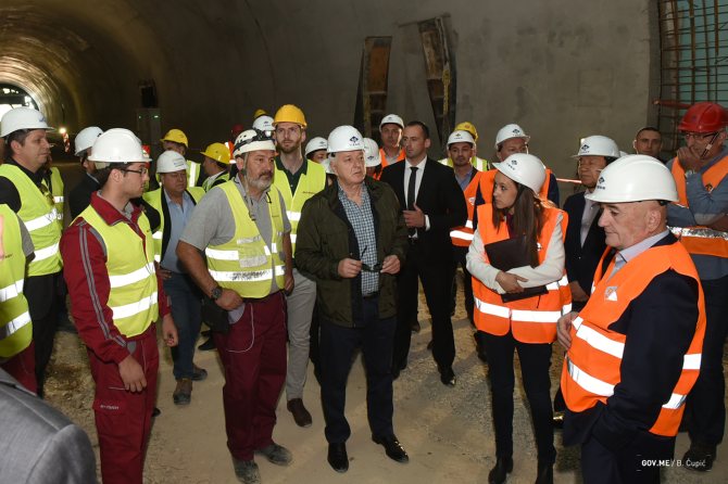 Marković na gradilištu autoputa: Novca ima, dodatni napori kako bi se završio što prije