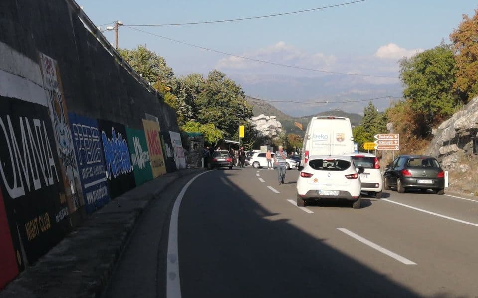 Građani probili policijsku blokadu ka Cetinju, propuštena sva vozila