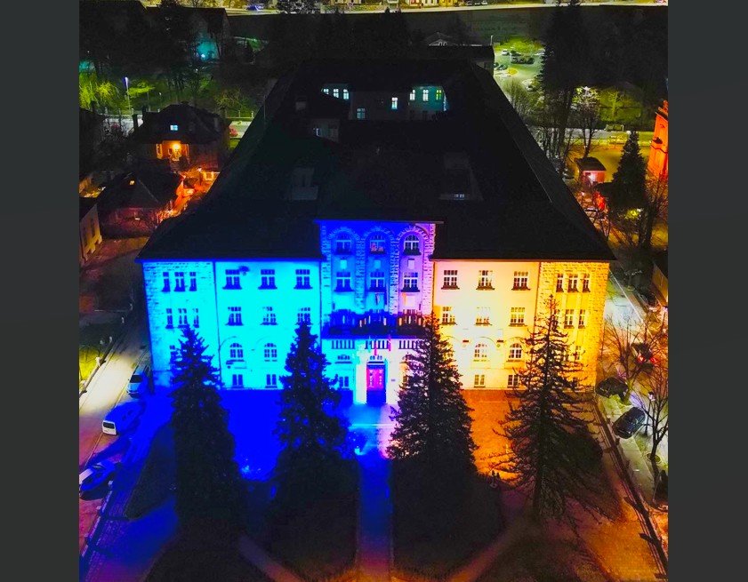 Zgrada Prijestonice Cetinje večeras je u bojama ukrajinske zastave