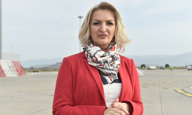 Ministarka tvrdi da ne brani svoju fotelju, ide na protest i poziva da se nosi maska i drži odstojanje