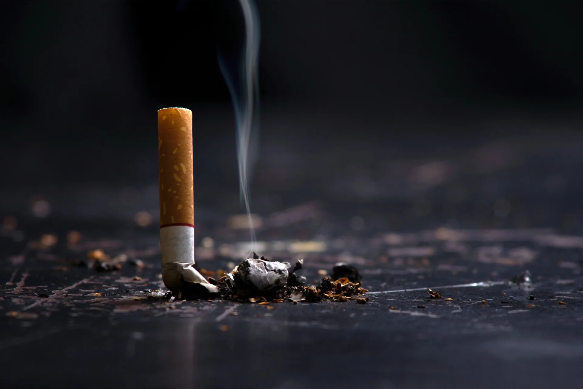 Britanija će da podstiče pušače da cigarete zamijene vejpom