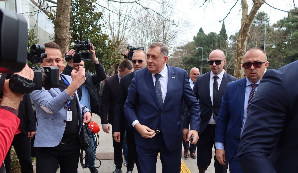 Dodik: Političko Sarajevo je nezasita aždaja, živim za to da se RS politički odvoji