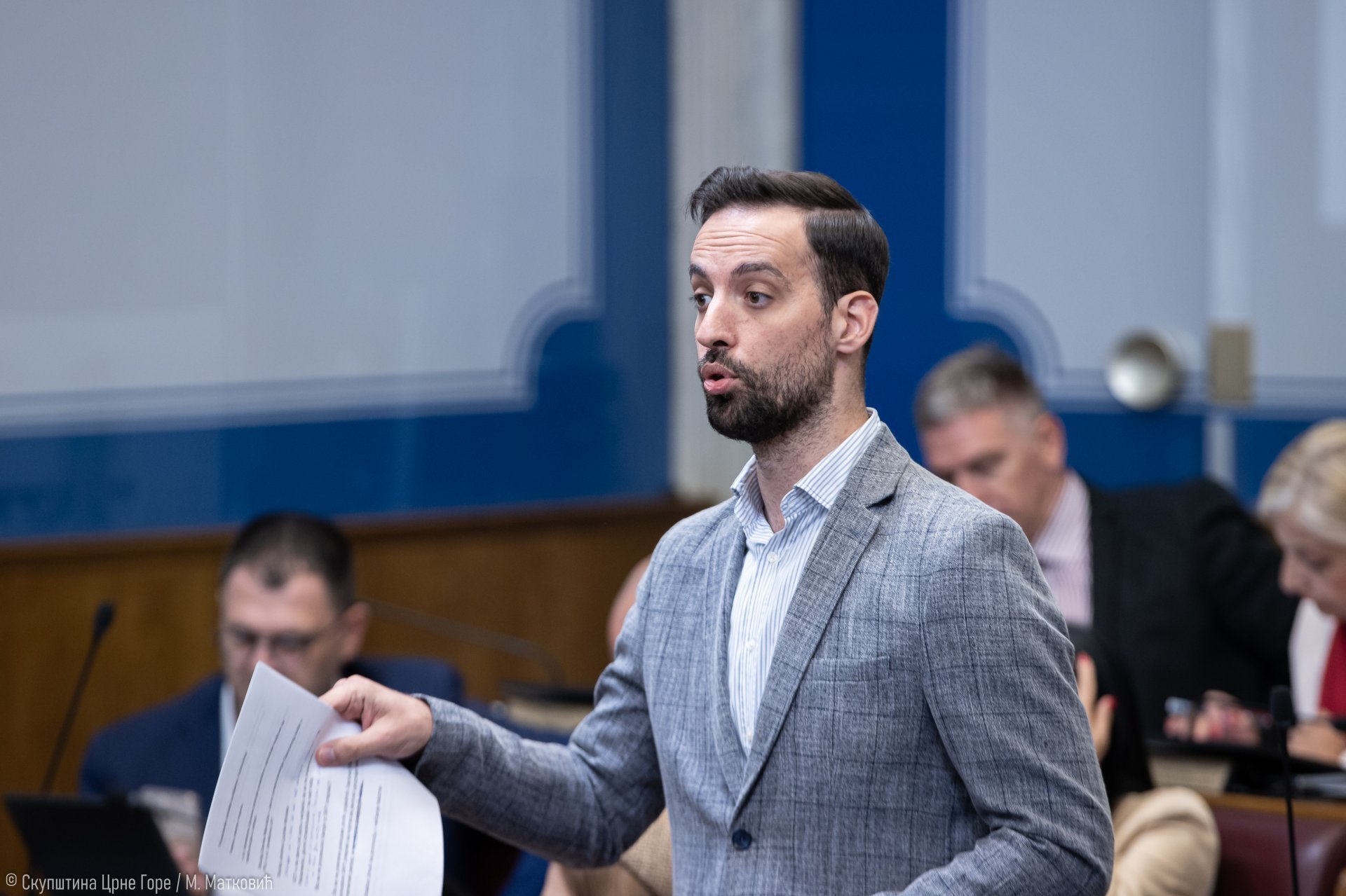 Zbog vrijeđanja Zirojevića na Facebook-u, Tivćanin kažnjen sa 445 eura