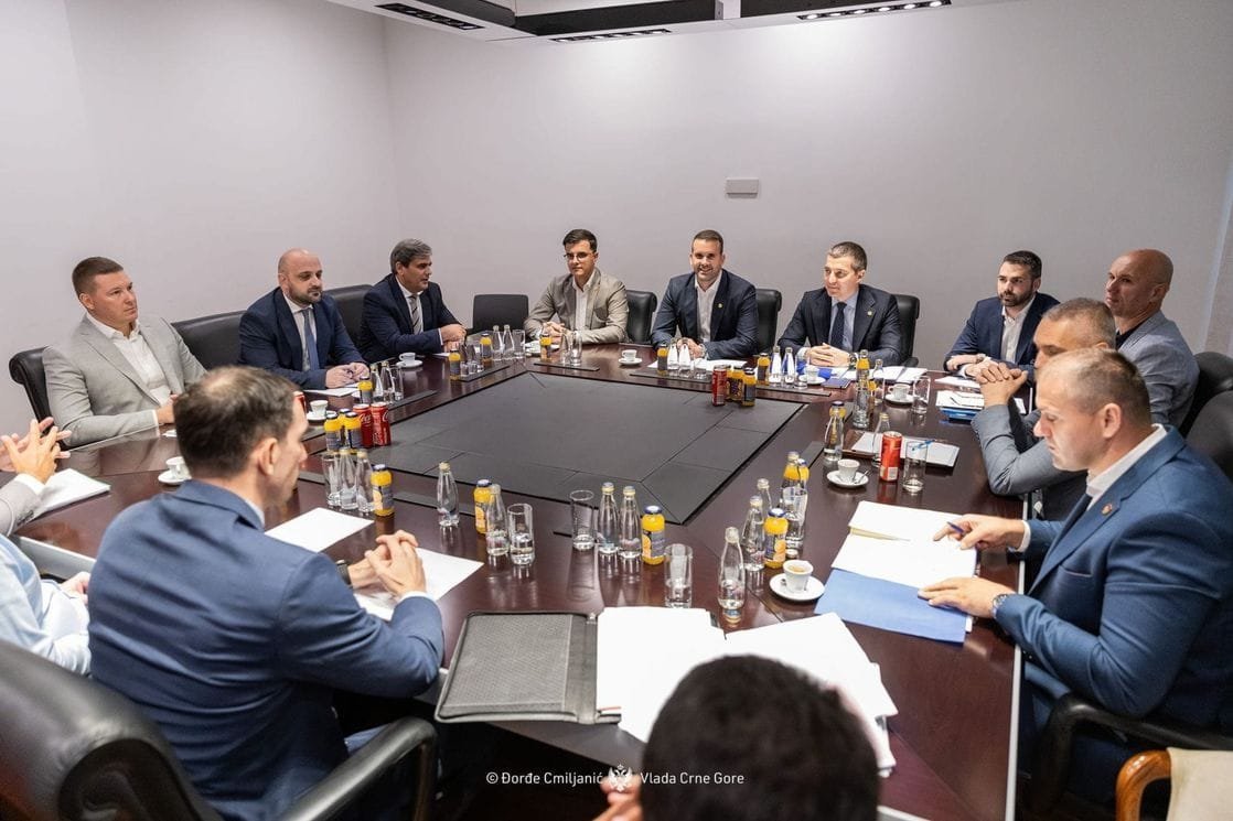 Vijeće za nacionalnu bezbjednost nakon petosatne rasprave završilo sjednicu, obećano saopštenje odgodili za sjutra