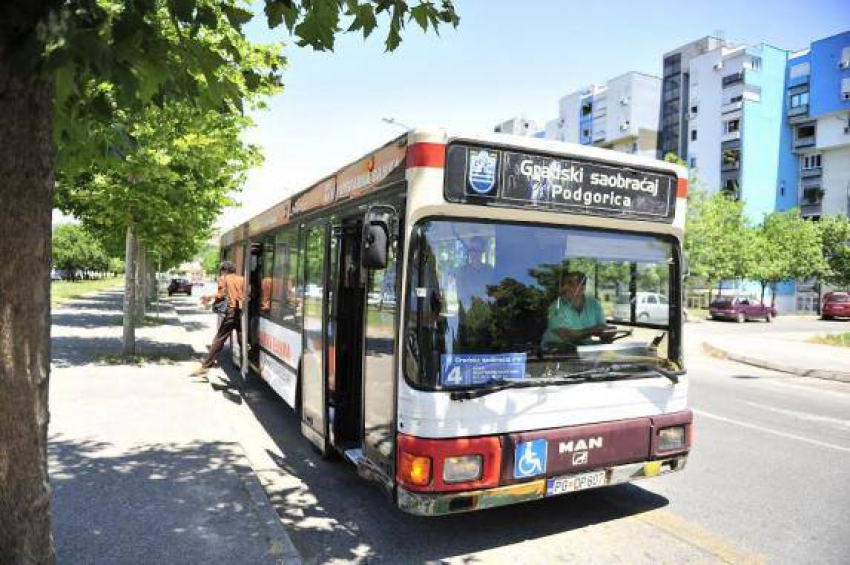 Građanima najviše smetaju vrućina i nehigijena u autobusima