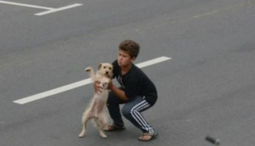 Dječak ugrozio svoj život kako bi spasio psa