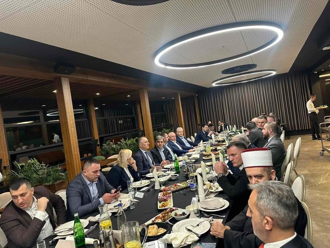 Ibrahimović u Podgorici na zajedničkom iftaru okupio veliki broj bošnjačkih lidera iz cijelog regiona