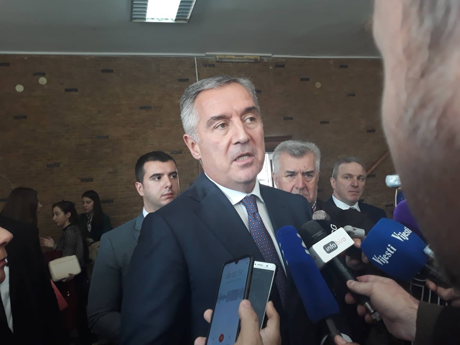 Đukanović: Tenzije u vezi sa Zakonom ne mogu ugroziti sigurnost i stabilnost