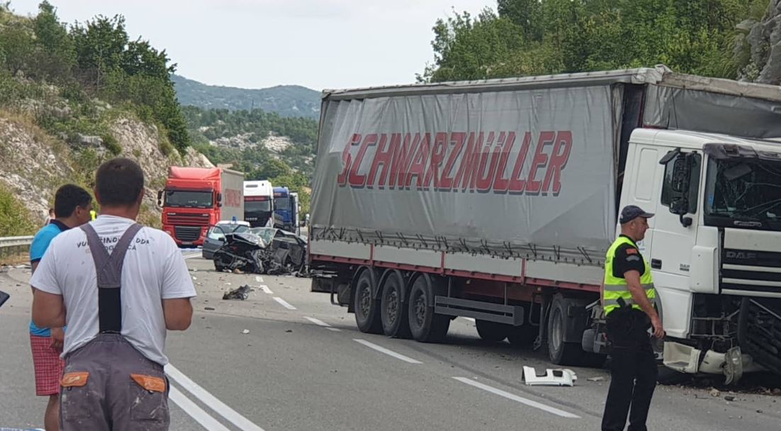 Užasna nesreća na putu DG-NK, teško povrijeđen Nikšićanin
