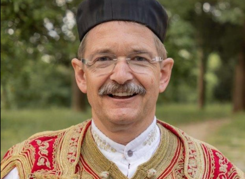 Njemački ambasador na poseban način čestitao Dan nezavisnosti, u crnogorskoj nošnji