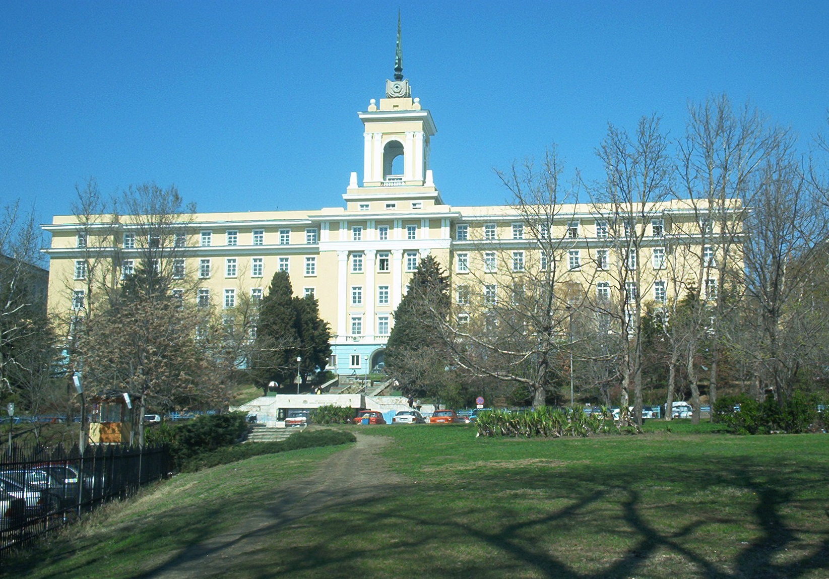 MO raspisalo oglas za upis na vojne akademije u Grčkoj i, prvi put, u Bugarskoj