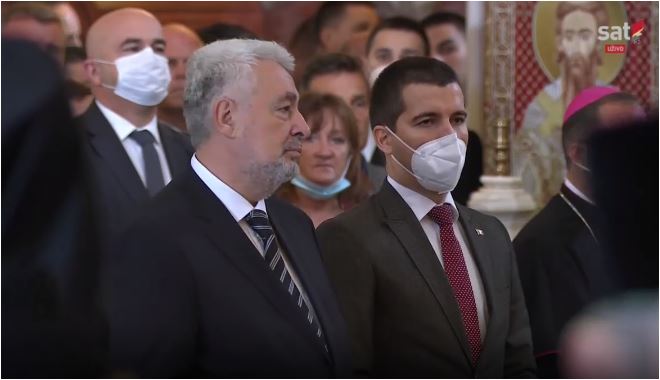 Tri-četiri govora & jedno naravoučenije