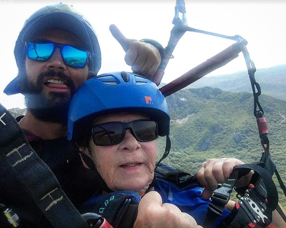 "Dobro je biti živ": 80-godišnja baka uživala u letu iznad CG