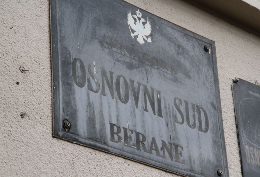 Berane: Osumnjičenom za prebijanje ženske osobe u lokalu određen pritvor do 30 dana