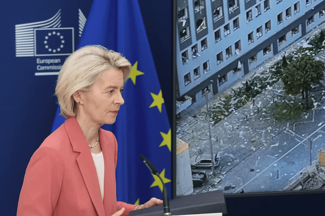 (VIDEO) Proruski političar napao automobil misleći da se u njemu nalazi Ursula fon der Lajen