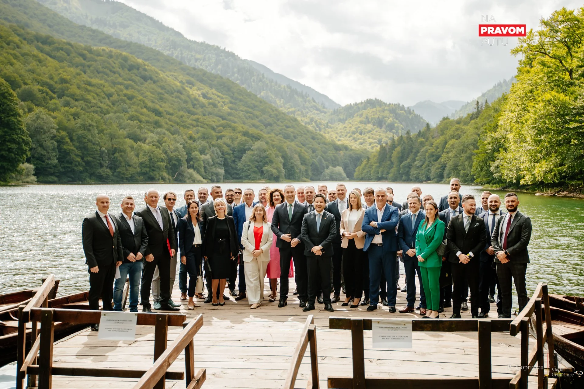 Abazović objavio "porodičnu fotografiju"