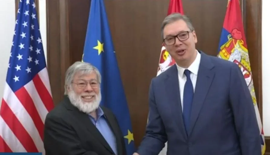 Voznijaku od Vučića - državljanstvo; AP: Očigledan gest podrške, uoči izbora