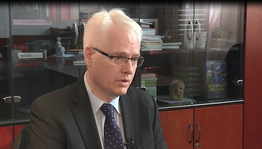 Josipović: Vučić "izvozao" Kolindu, Tadić i ja smo radili drugačije