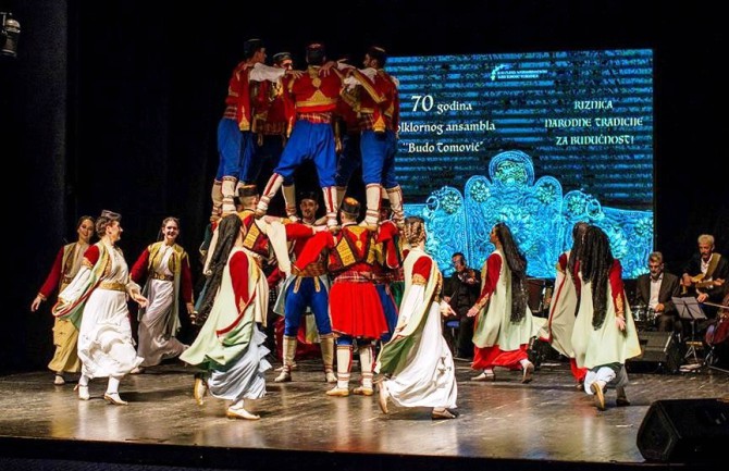 Godišnji koncert Folklornog ansambla i Narodnog orkestra u KIC-u