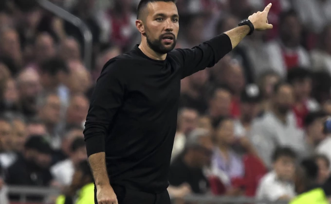 Ajaksovo samoubistvo, gol u 99. sa igračem više, kolo prije kraja PSV preuzeo vrh tabele!