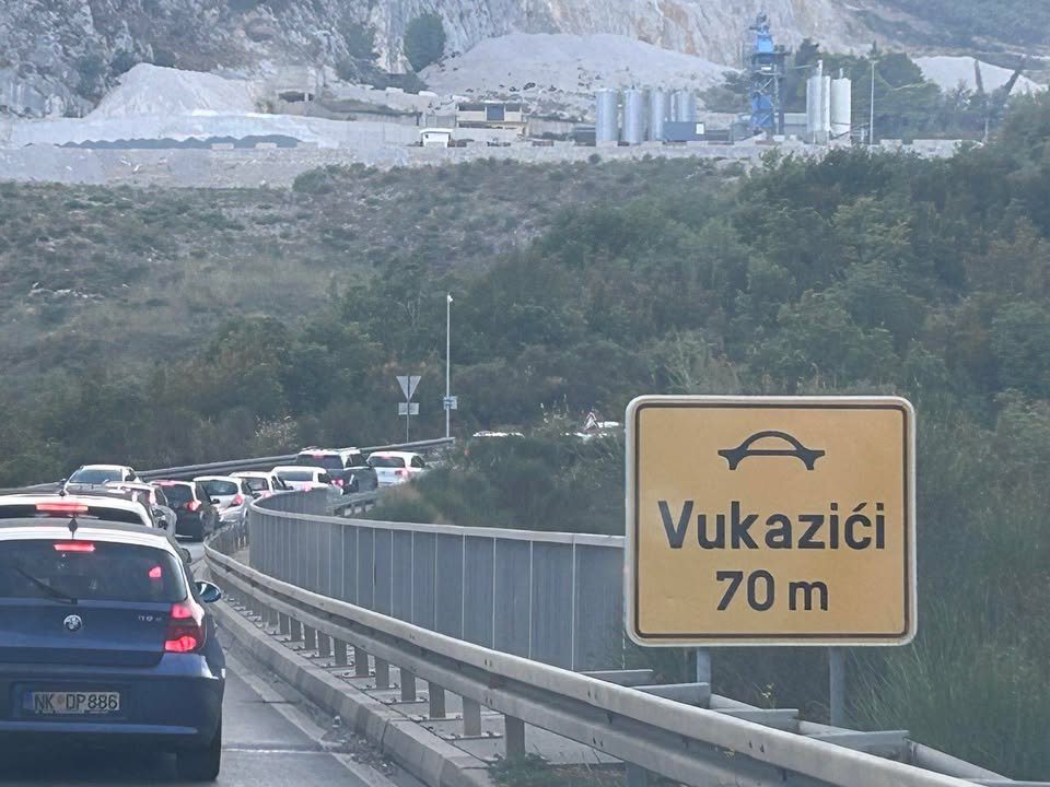 Kroz Sozinu zastoj, prema Podgorici gotovo da se ne može