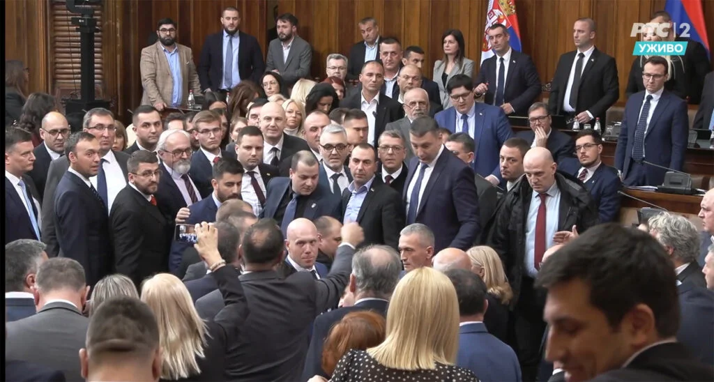 Skupština Srbije:  Dio opozicije napustio sjednicu o Kosovu