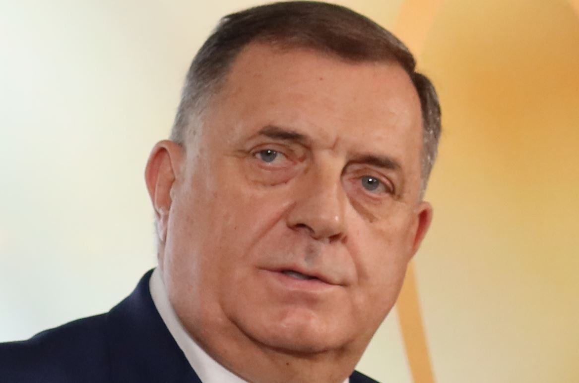 Odlukom Šmita obustavljena isplata novca na svim nivoima vlasti Dodikovoj i Stevadićevoj stranci