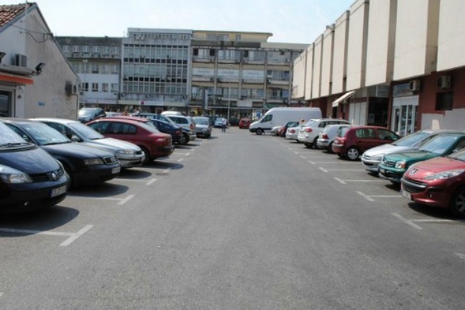 U Podgorici skoro 74.000 automobila