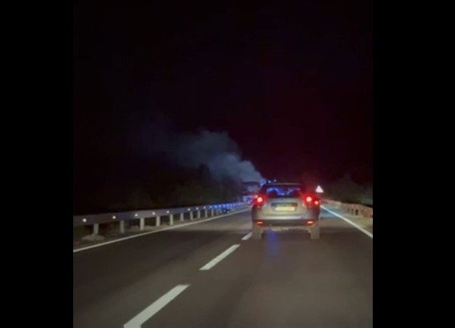 Izgorio autobus na putu Podgorica - Nikšić