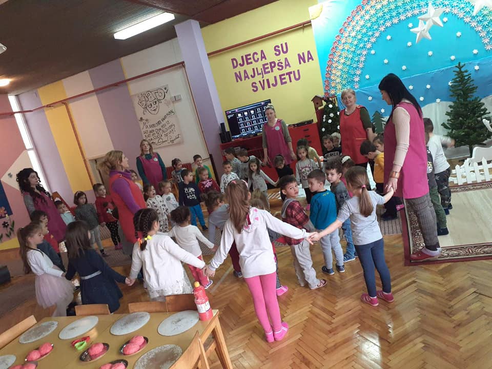 Mališani vrtića u Mojkovcu proslavili Osmi mart i sve oduševili