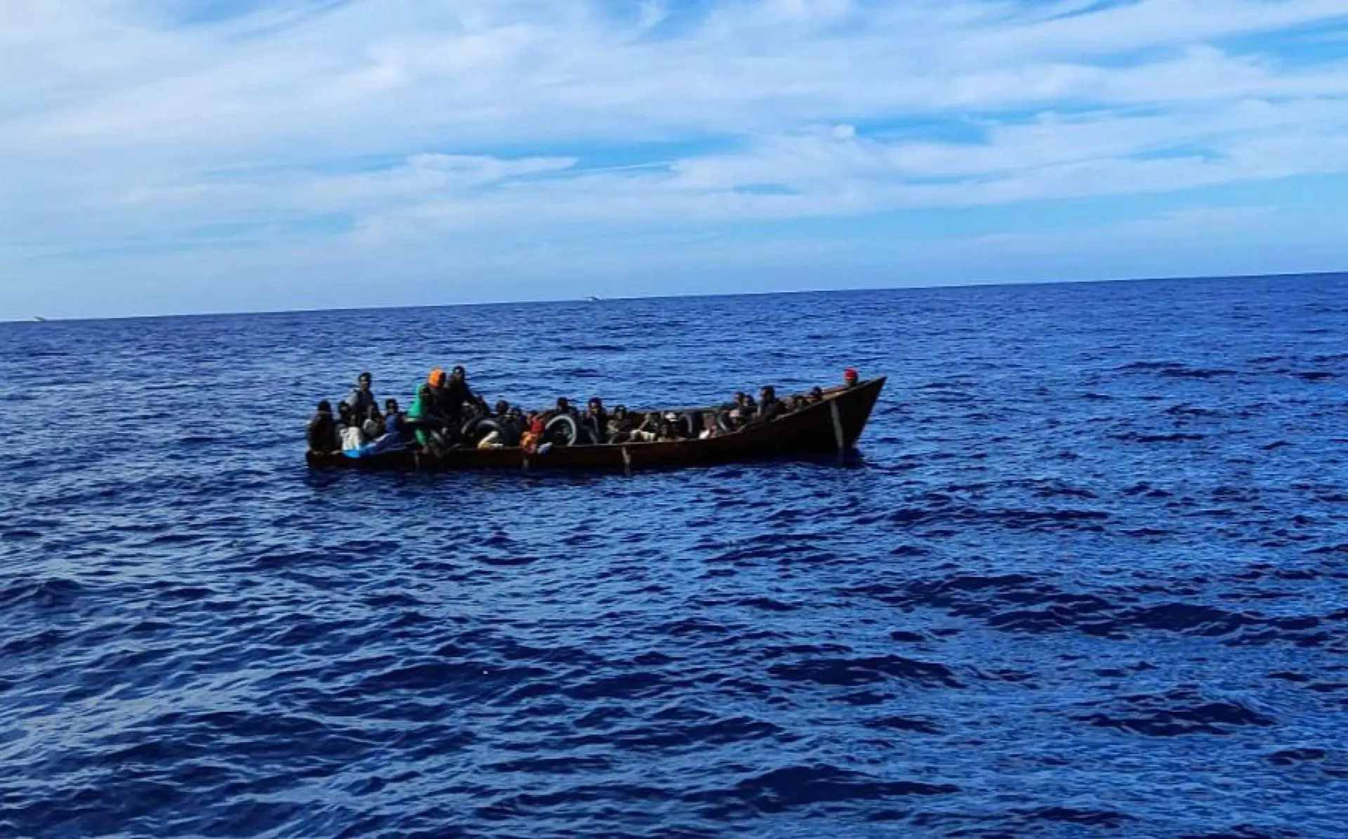 Najmanje 26 poginulih u brodolomu migranata kod italijanskog ostrva Lampeduza