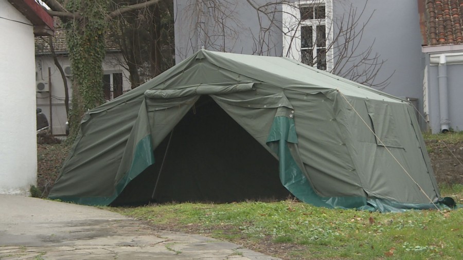 Šatori kod Infektivne klinike ukonjeni; Eraković: Bila je to samo simulacija