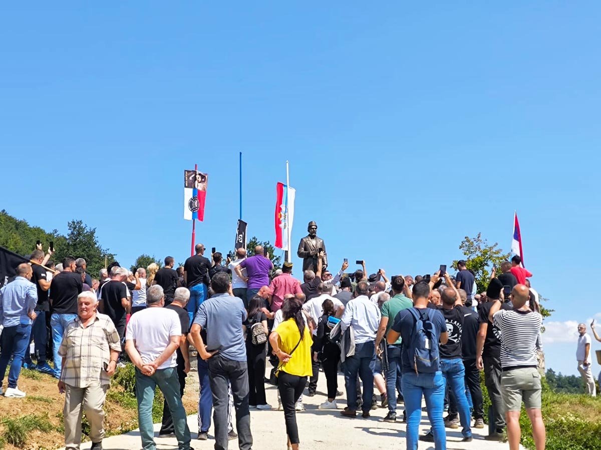 Zajednica crnogorskih udruženja u Njemačkoj: Policija pregovarala sa vinovnicima krivičnog djela, a zakazala u zaštiti predstavnika medija