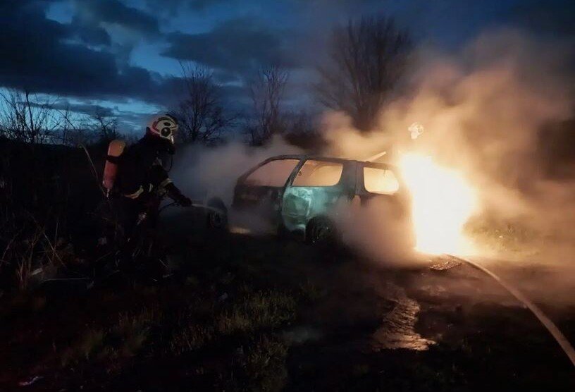 Gorjelo vozilo na brani Vrtac u Nikšiću