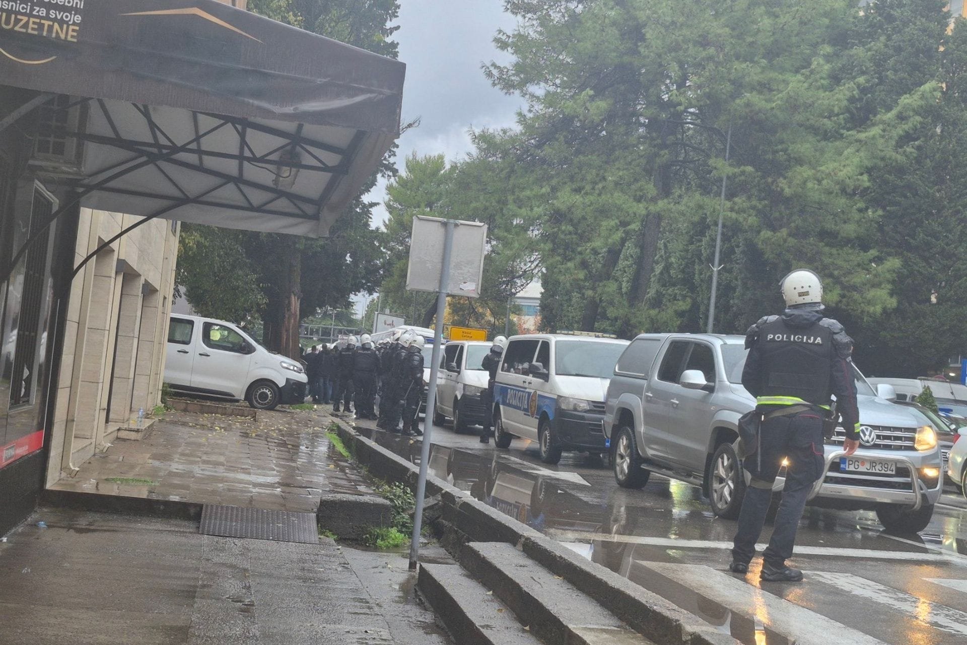 Jake policijske snage blokirale ulice: Pogledajte kako je trenutno u centru Podgorice