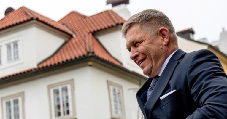 Fico gasi slovački javni servis: Želi pojačati kontrolu u zemlji