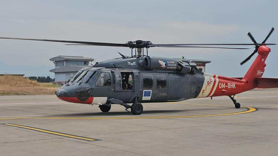 Stigla pomoć: Češki helikopter sletio u Crnu Goru