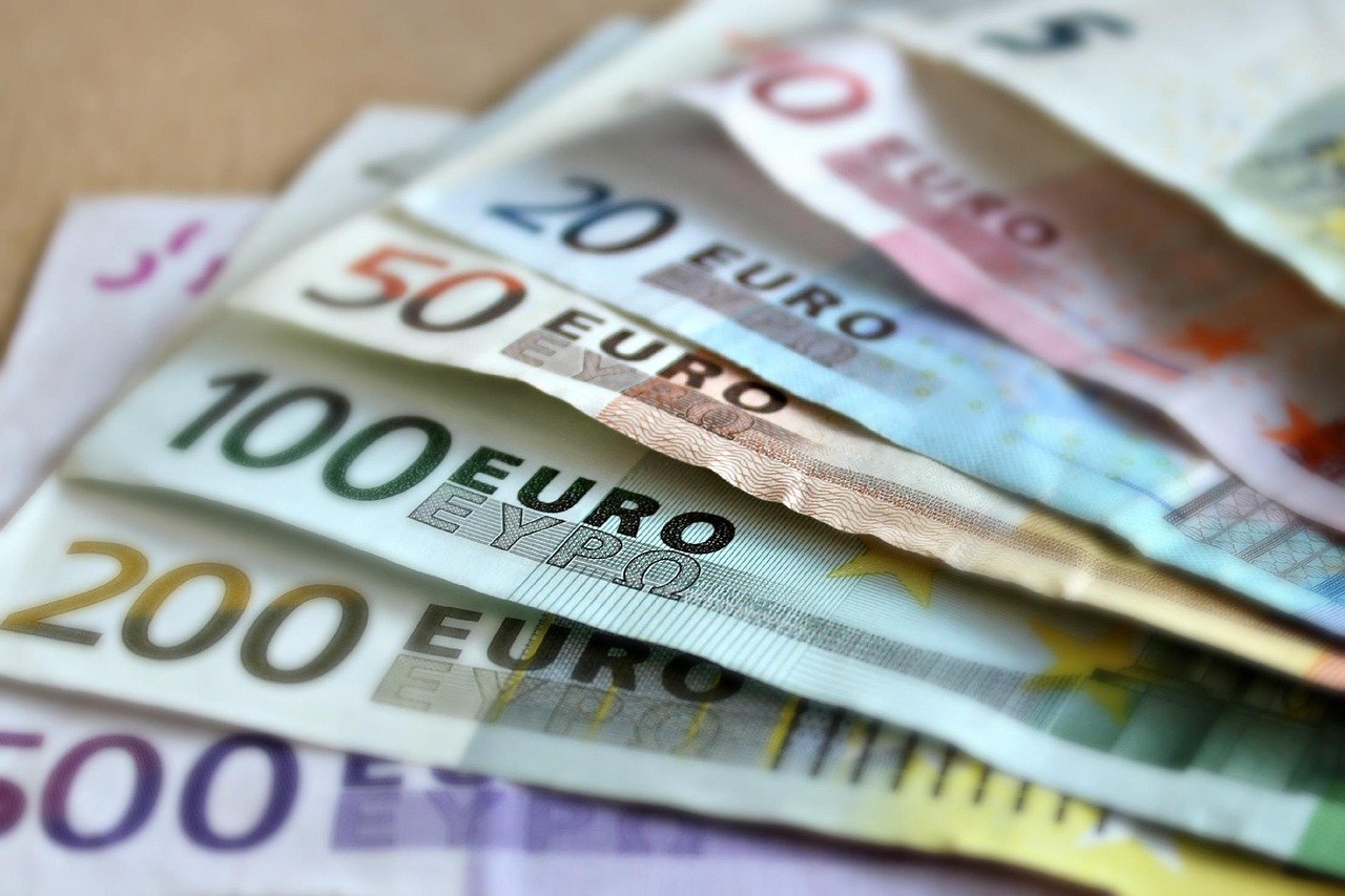 Popa demantuje Spajića: Od 2007. godine Crna Gora dobila 1,2 milijarde eura grantova EU