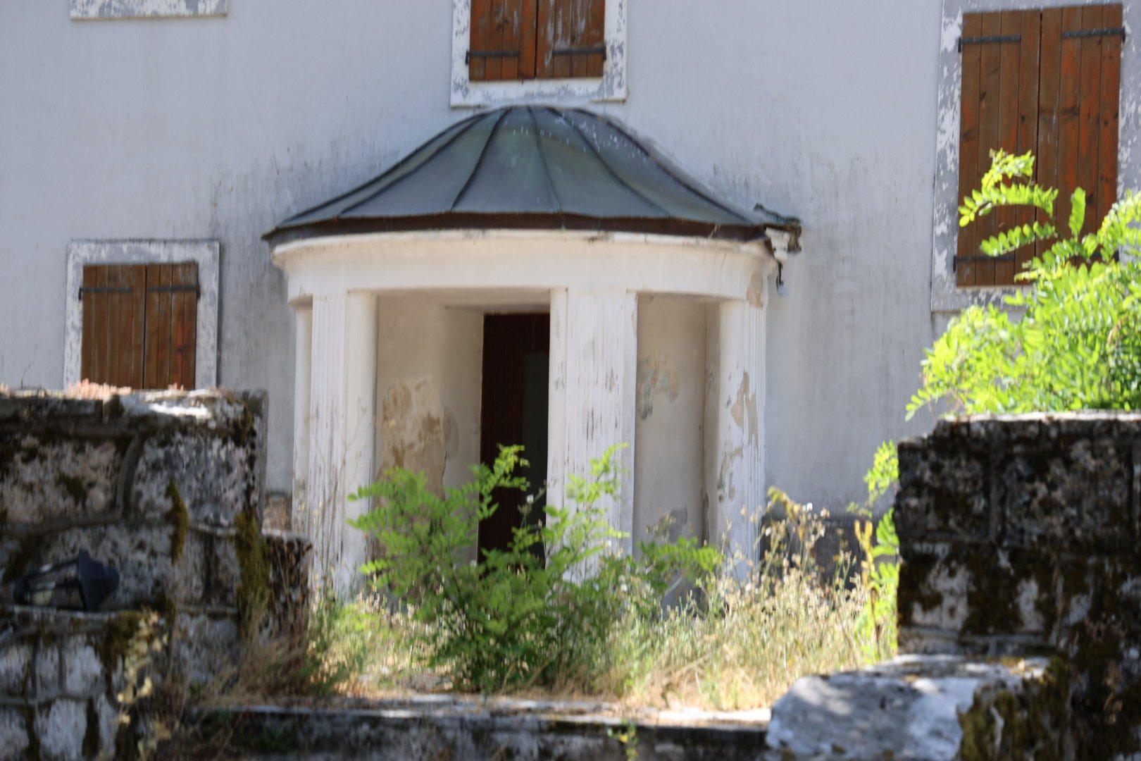 Stanje Njegoševe rodne kuće pod novom upravom Narodnog muzeja: Fotografije svjedoče o nemaru