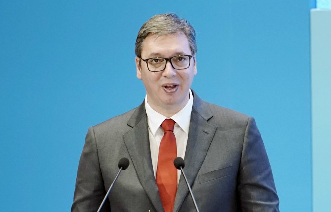 Vučić: Jedan vladika je rekao - šta god uradiš, bićeš kriv!; Irinej: Naš predsjednik se junački bori!