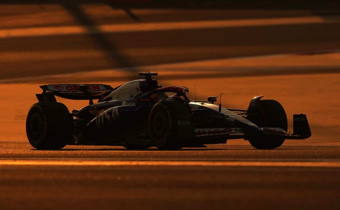 Počela sezona u F1: Rikardo najbolji na prvom treningu u Bahreinu