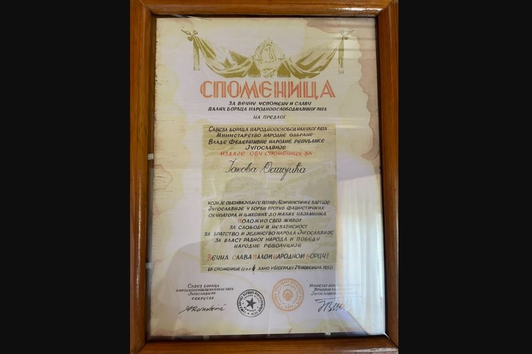 Potomstvo narodnog heroja Jakova Ostojića tvrdi da on nije u srodstvu, a kamoli đed Ljubiše (Metodija) Ostojića